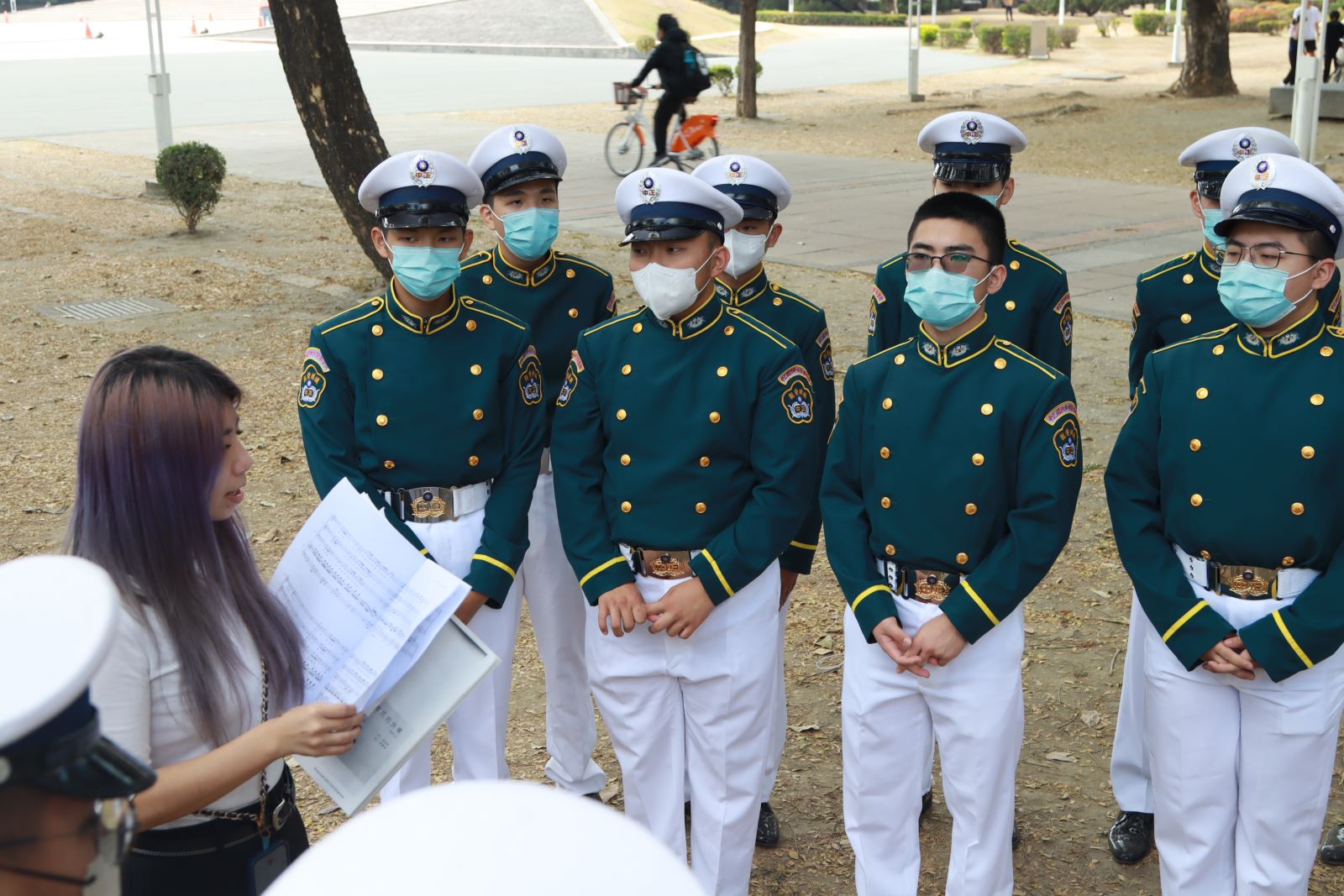 本校合唱團榮獲112年度全國學生音樂比賽，高中組「男聲合唱」全國決賽「優等」殊榮, 共5張圖片